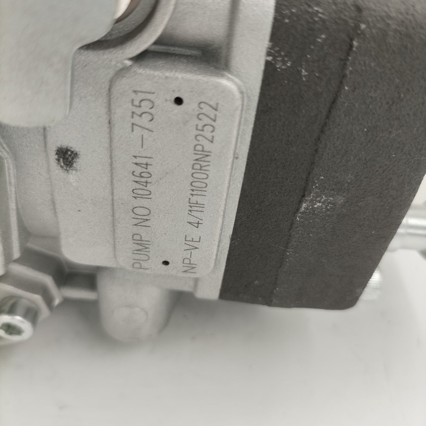 Diesel Fuel Injection Pump 104641-7351 NP-VE4／11F1100RNP2522 for KOMATSU 4D95L